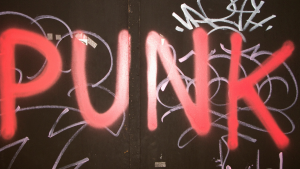 La mejor banda para escuchar punk por primera vez: tiene canciones repetitivas y pegadizas