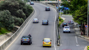 Carros en vía de Bogotá