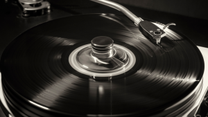 Los 3 álbumes de rock y el metal 'ideales' para calmar la ansiedad: marcaron época en la música