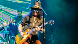 041125 -Slash - getty