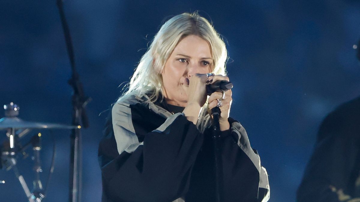 Emily Armstrong sorprendió a sus fans con éxito de música colombiana en medio de sus vacaciones