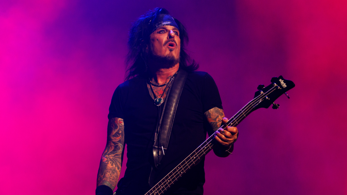 Una historia de vida o muerte: el origen y significado de 'Kickstar My Heart' de Motley Crue