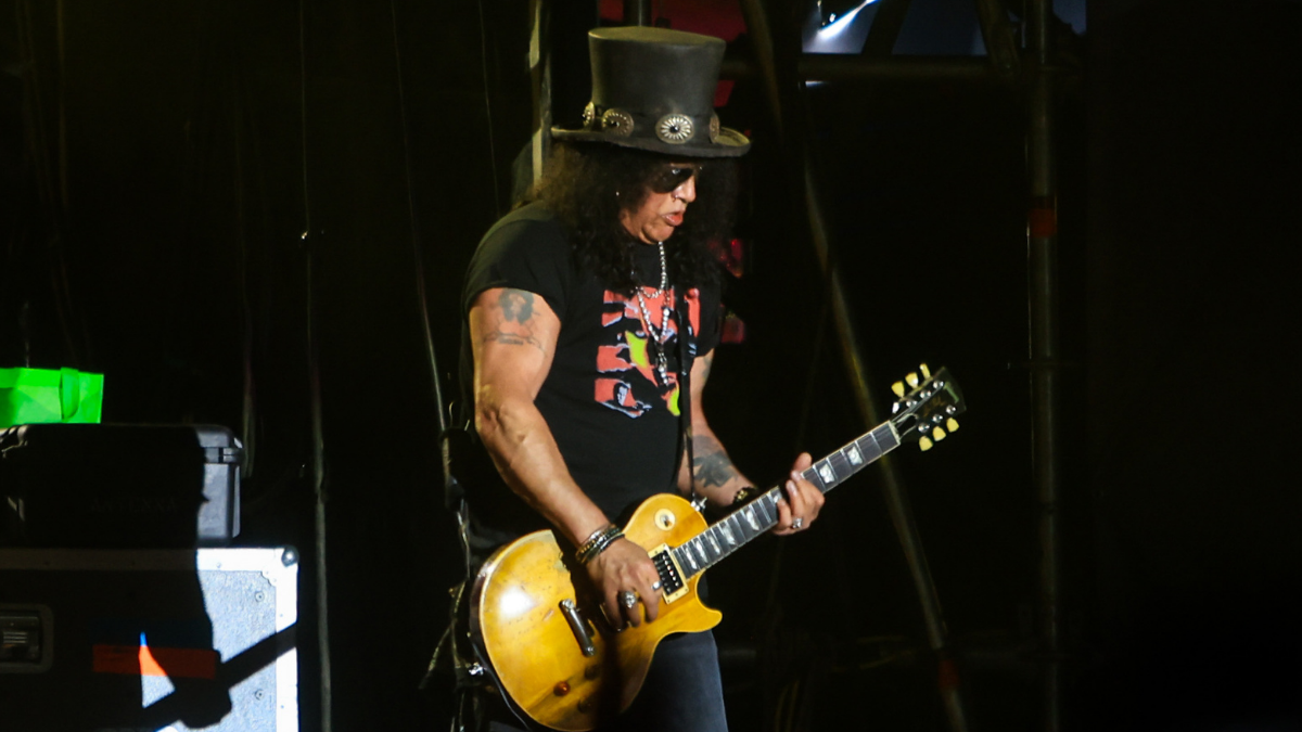 El riff que todo fanático de Guns N' Roses puede reconocer en solo 5 segundos: es un clásico de la banda