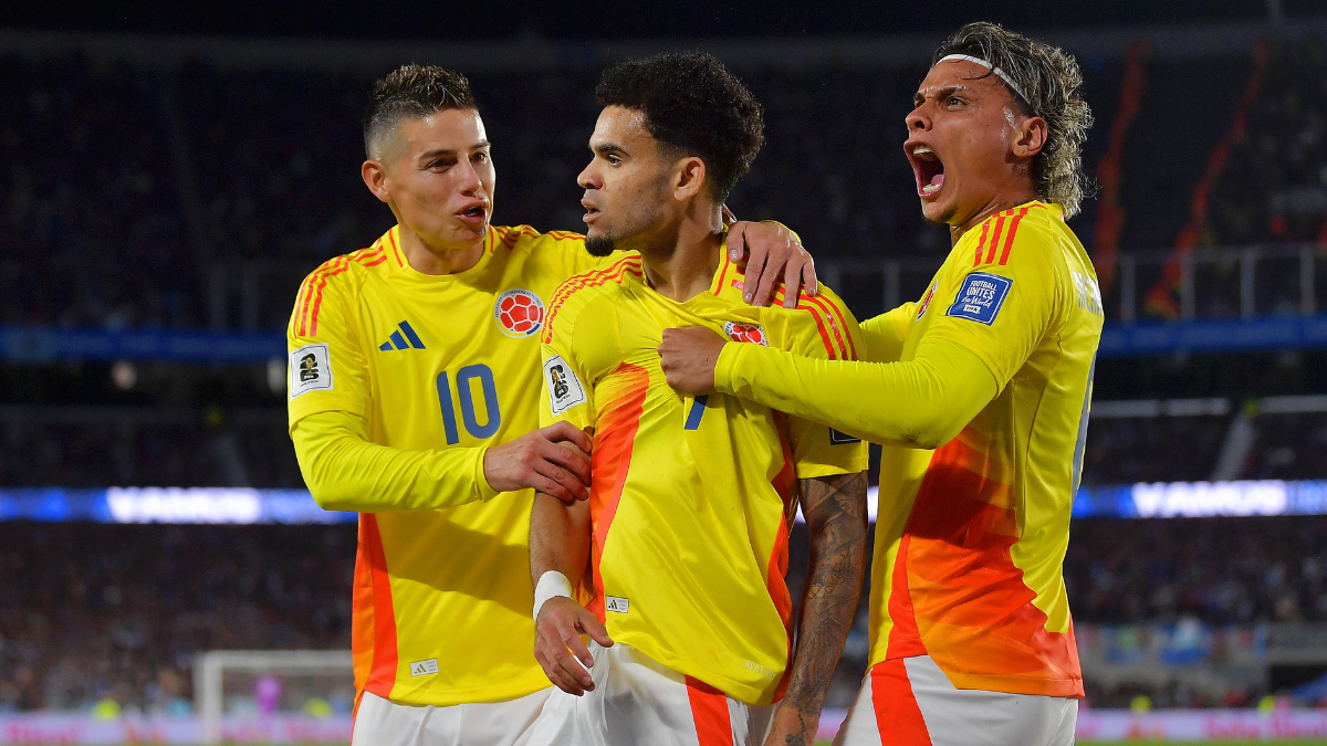 Foto de James Rodríguez, Luis Díaz y Richard Ríos en la selección colombia