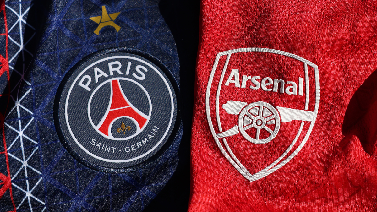 Foto de los escudos del PSG vs Arsenal en la final de la Champions
