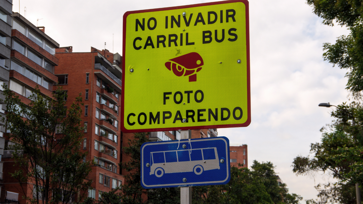 ¿Le llegó multa C14? Le explicamos qué infracción cometió y cuánto le cuesta el comparendo en 2026