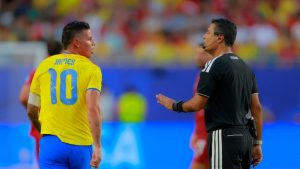 Revelan el árbitro que dirigirá el Colombia vs Ghana: tiene una polémica coincidencia con la 'tricolor'