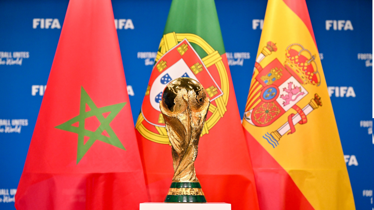 Foto de la Copa Mundial y de los países anfitriones del Mundial 2030