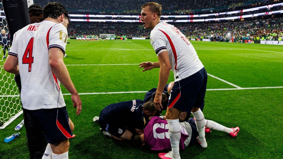 Jugador de Inglaterra se lesionó de forma insólita después del partido contra México: se pierde todo el torneo