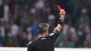 El único futbolista expulsado 2 segundos después de entrar a la cancha: récord sigue vigente