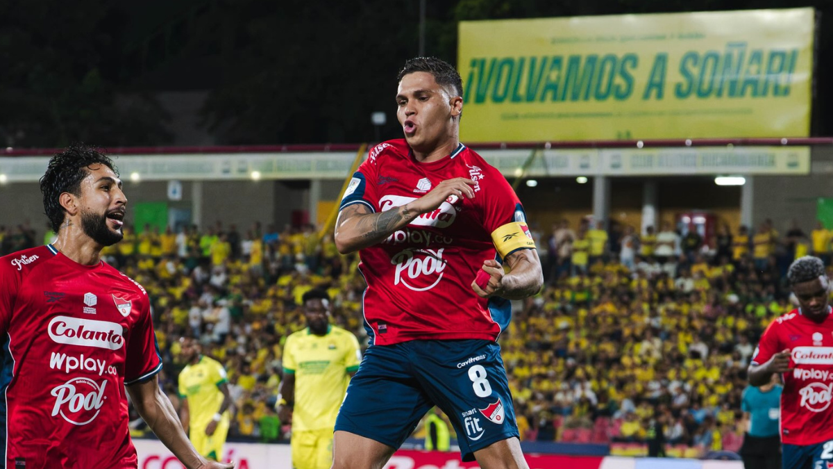 Foto de Juan Fernando Quintero con el DIM