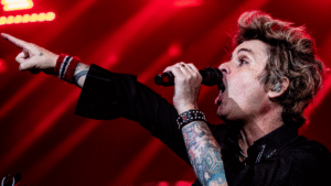 Así puede activar el modo ‘Green Day’ en WhatsApp: la época punk y emo desde su celular